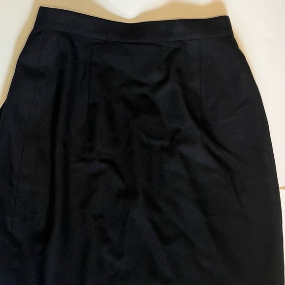 Vintage 1980’s Gucci Wool Wrap Midi Skirt - Picture 6 of 14